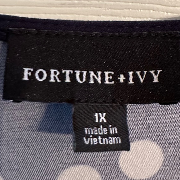 Fortune & Ivy Navy and White Polka Dot Short Sleeve Dress from Stitch Fix 1X - Picture 2 of 4